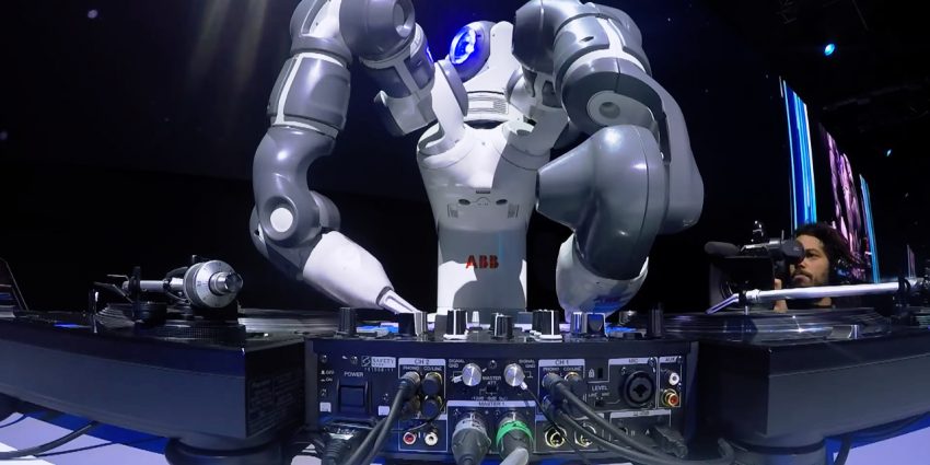 DJ Yoda <> Yumi scratch battle — Show Technology — 2017